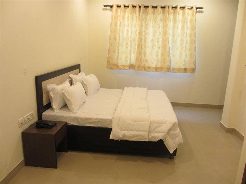 Hotel Chanakya Inn New Delhi Exterior foto
