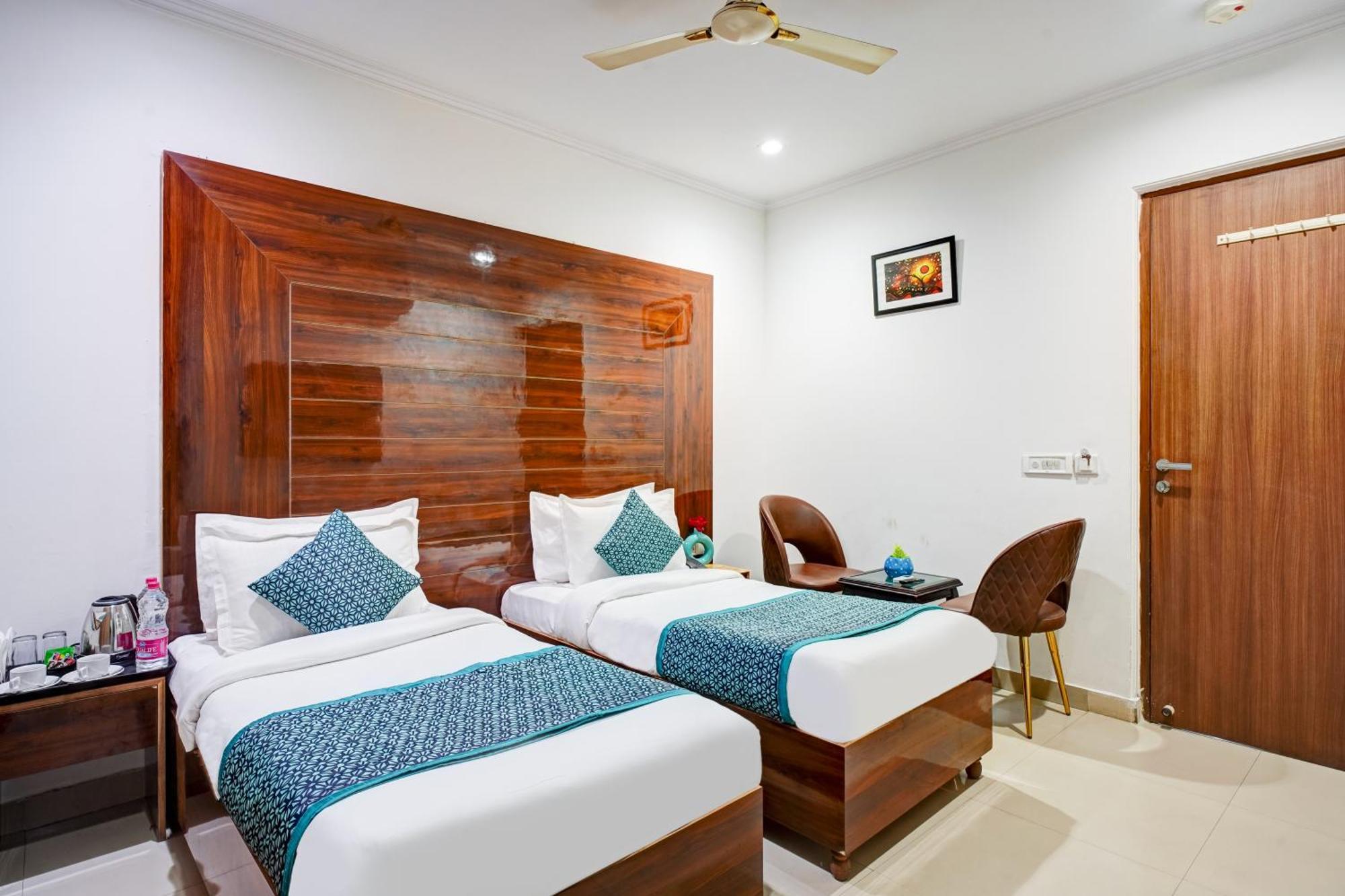 Hotel Chanakya Inn New Delhi Exterior foto