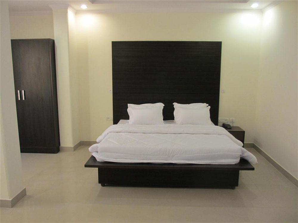 Hotel Chanakya Inn New Delhi Exterior foto