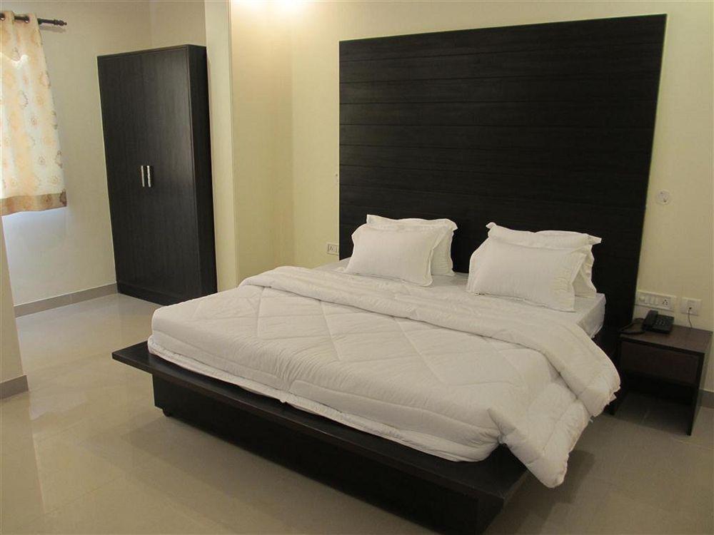 Hotel Chanakya Inn New Delhi Exterior foto