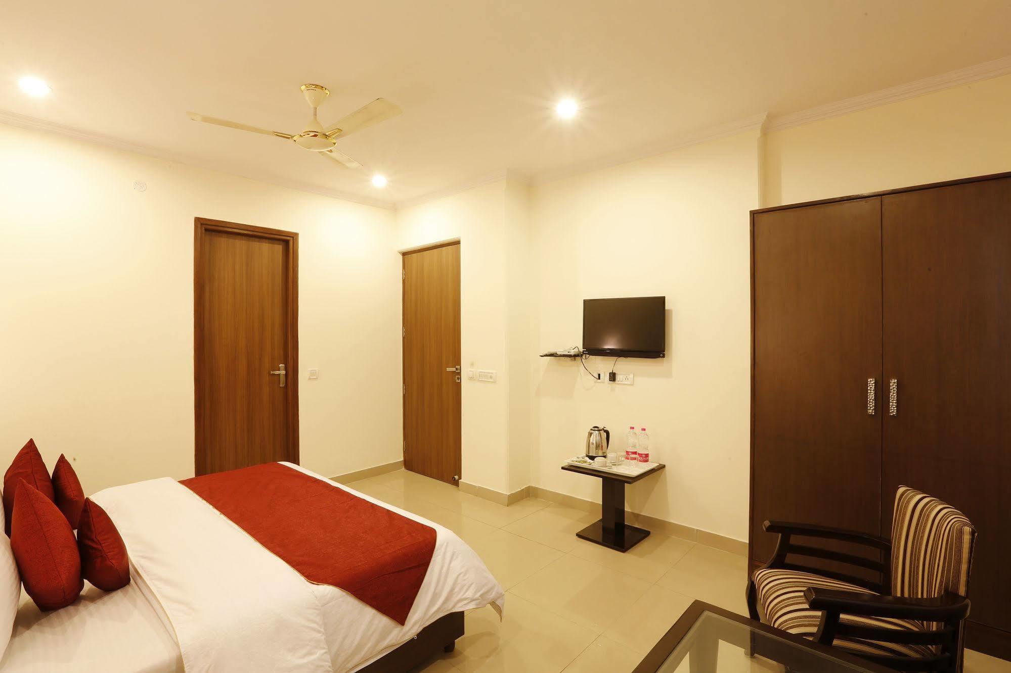 Hotel Chanakya Inn New Delhi Exterior foto