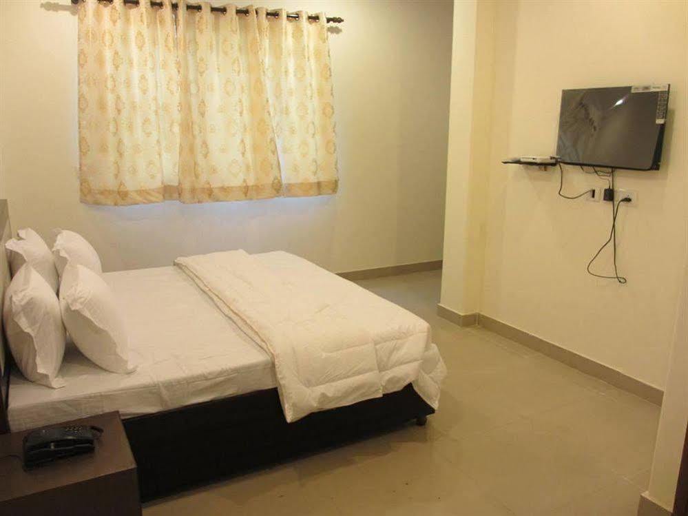 Hotel Chanakya Inn New Delhi Exterior foto